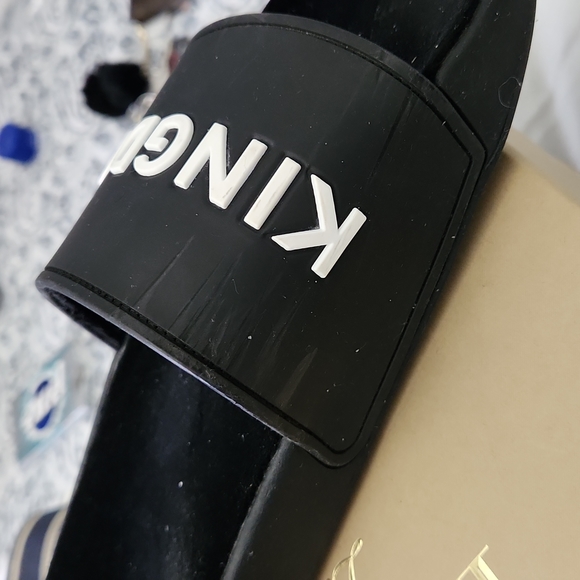 [SOLD]Authentic Burberry Slide - Picture 4 of 7